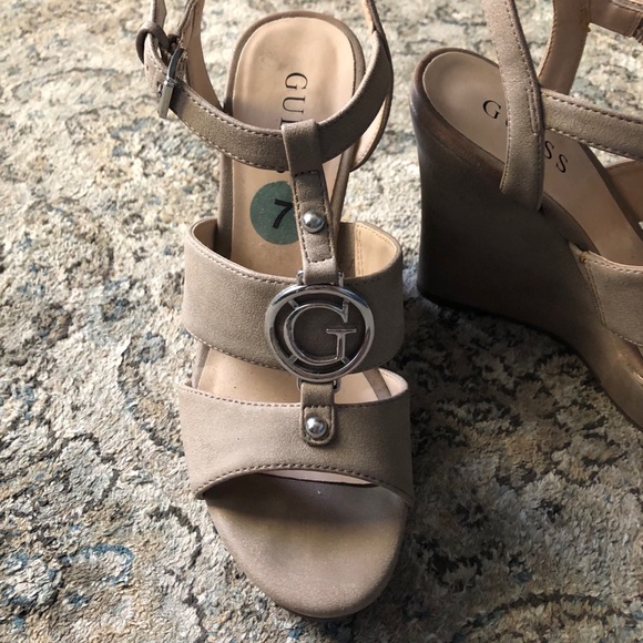 Women’s guess wedges size 7, new worn once - Picture 2 of 6